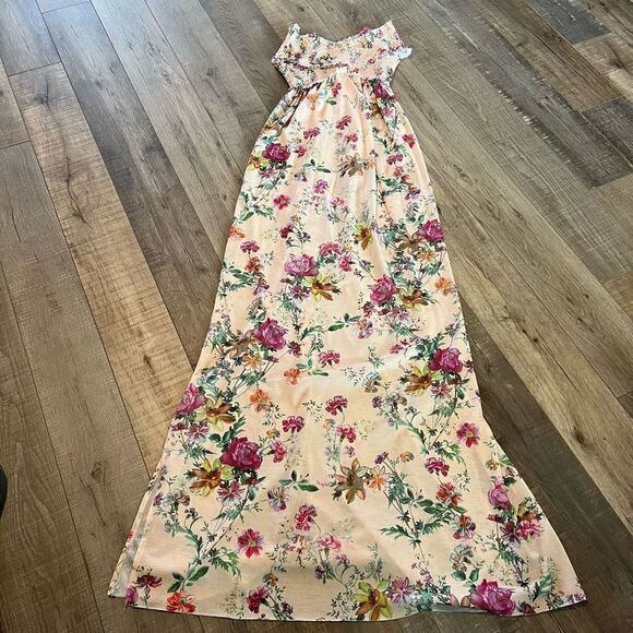 Zara Smocked Criss Cross Off Shoulder
Maxi Dress size s - Picture 1 of 4